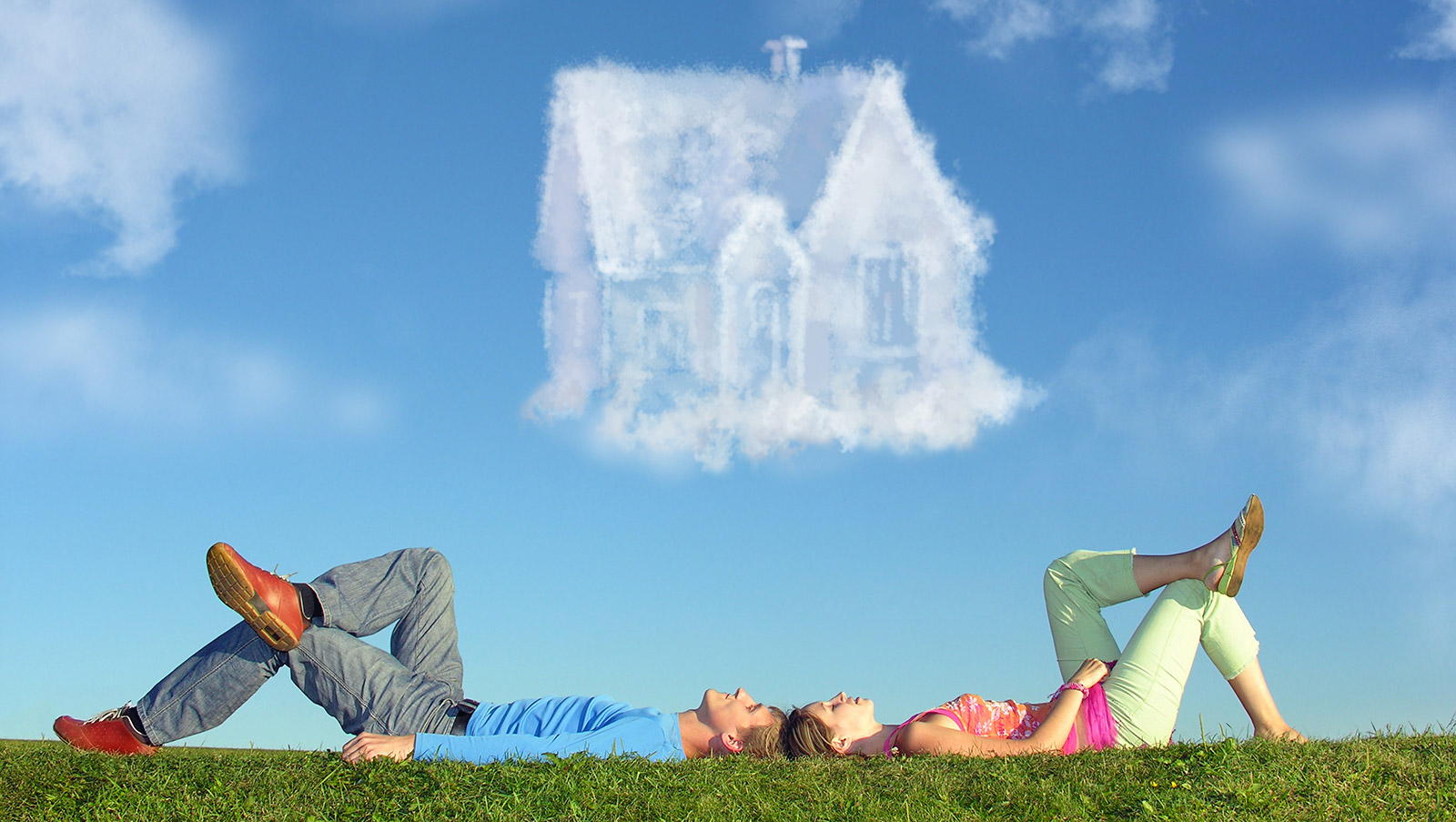 couple-dreaming-home